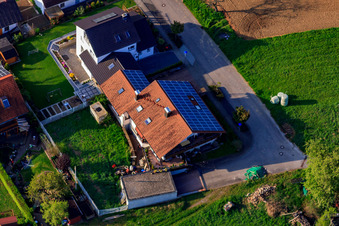 Vue aérienne de Derrière la clôture à le quartier Stupferich in Karlsruhe dans le département Bade-Wurtemberg, Allemagne