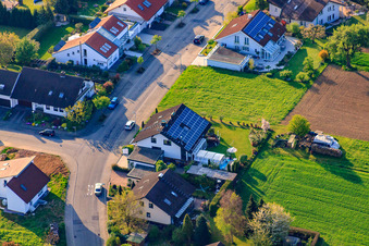 Rue Riesling à le quartier Stupferich in Karlsruhe dans le département Bade-Wurtemberg, Allemagne vue du ciel