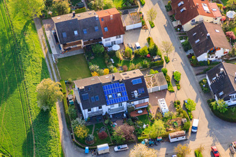 Vue aérienne de Au Schleifweg à le quartier Stupferich in Karlsruhe dans le département Bade-Wurtemberg, Allemagne