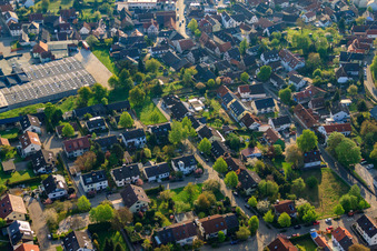 Stutenpferchstr à le quartier Stupferich in Karlsruhe dans le département Bade-Wurtemberg, Allemagne hors des airs