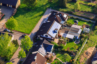 Stutenpferchstr à le quartier Stupferich in Karlsruhe dans le département Bade-Wurtemberg, Allemagne depuis l'avion