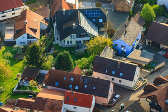 Rue Palmbacher à le quartier Stupferich in Karlsruhe dans le département Bade-Wurtemberg, Allemagne depuis l'avion