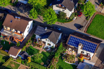 Vue aérienne de Stutenpferchstr à le quartier Stupferich in Karlsruhe dans le département Bade-Wurtemberg, Allemagne