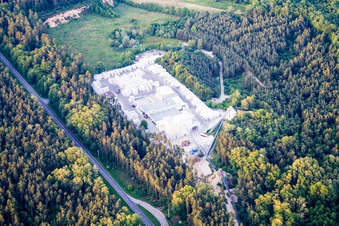 Vue aérienne de Bâtiment de l'usine de briques silico-calcaires Bienwald Schencking GmbH & Co. KG à le quartier Büchelberg in Wörth am Rhein dans le département Rhénanie-Palatinat, Allemagne