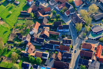 Vue aérienne de Kleinsteinbacher Straße à le quartier Stupferich in Karlsruhe dans le département Bade-Wurtemberg, Allemagne