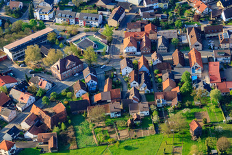 Vue aérienne de Centre communautaire à le quartier Stupferich in Karlsruhe dans le département Bade-Wurtemberg, Allemagne