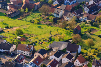 Vue aérienne de Enzianstr à le quartier Stupferich in Karlsruhe dans le département Bade-Wurtemberg, Allemagne