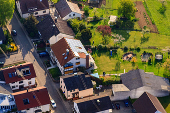 Enzianstr à le quartier Stupferich in Karlsruhe dans le département Bade-Wurtemberg, Allemagne d'en haut