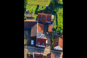 Vue oblique de Thomashofstr à le quartier Stupferich in Karlsruhe dans le département Bade-Wurtemberg, Allemagne