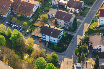 Gänsbergstr à le quartier Stupferich in Karlsruhe dans le département Bade-Wurtemberg, Allemagne depuis l'avion