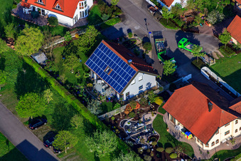 Rue Gerbera à le quartier Stupferich in Karlsruhe dans le département Bade-Wurtemberg, Allemagne depuis l'avion