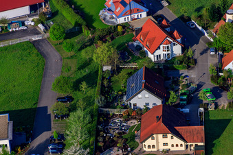 Rue Gerbera à le quartier Stupferich in Karlsruhe dans le département Bade-Wurtemberg, Allemagne vue du ciel