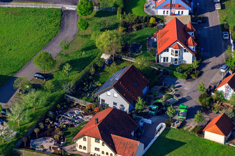 Enregistrement par drone de Rue Gerbera à le quartier Stupferich in Karlsruhe dans le département Bade-Wurtemberg, Allemagne