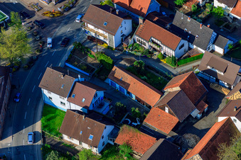 Image drone de Kleinsteinbacher Straße à le quartier Stupferich in Karlsruhe dans le département Bade-Wurtemberg, Allemagne