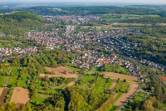 Vue aérienne de À Bocksgraben à le quartier Söllingen in Pfinztal dans le département Bade-Wurtemberg, Allemagne
