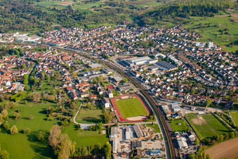 Vue aérienne de Du sud-est à le quartier Berghausen in Pfinztal dans le département Bade-Wurtemberg, Allemagne