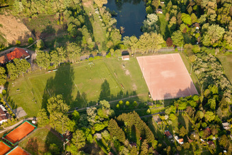 Vue aérienne de Installations sportives à le quartier Daxlanden in Karlsruhe dans le département Bade-Wurtemberg, Allemagne