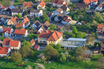 Vue aérienne de École Mahlberg à le quartier Völkersbach in Malsch dans le département Bade-Wurtemberg, Allemagne