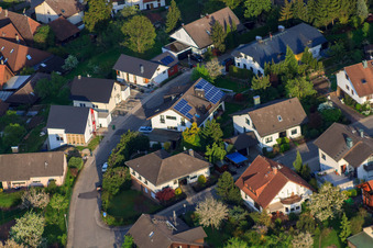 Vue aérienne de Schauinslandstraße à le quartier Völkersbach in Malsch dans le département Bade-Wurtemberg, Allemagne