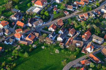 Vue aérienne de Brunnenstr à le quartier Völkersbach in Malsch dans le département Bade-Wurtemberg, Allemagne