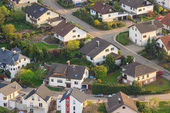 Vue aérienne de Feldbergstr à le quartier Völkersbach in Malsch dans le département Bade-Wurtemberg, Allemagne