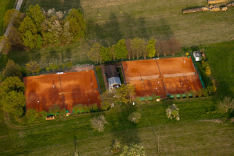 Vue oblique de Club de tennis à le quartier Völkersbach in Malsch dans le département Bade-Wurtemberg, Allemagne
