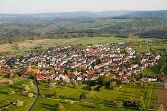 Vue aérienne de Du nord-ouest à le quartier Völkersbach in Malsch dans le département Bade-Wurtemberg, Allemagne