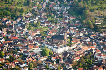Vue aérienne de Saint Cyriaque à Malsch dans le département Bade-Wurtemberg, Allemagne