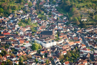 Vue aérienne de Saint Cyriaque à Malsch dans le département Bade-Wurtemberg, Allemagne