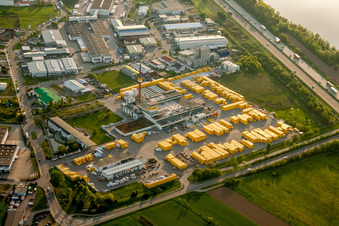 Vue aérienne de Centre de commerce et de logistique de matériaux de construction Construction and Project Management South GmbH - Ytong kit house partner à Malsch dans le département Bade-Wurtemberg, Allemagne