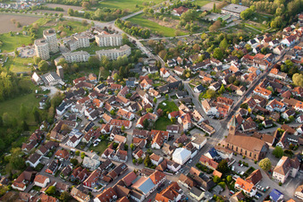 Vue aérienne de Rue Würmersheimer à Durmersheim dans le département Bade-Wurtemberg, Allemagne