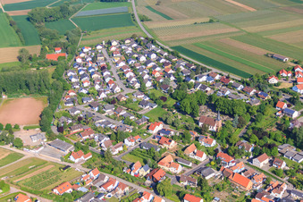Vue aérienne de Rue Hutbrunnen à Insheim dans le département Rhénanie-Palatinat, Allemagne