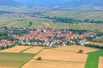 Vue aérienne de Vue du village depuis le sud-est à le quartier Mörzheim in Landau in der Pfalz dans le département Rhénanie-Palatinat, Allemagne