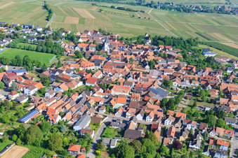 Vue oblique de Vue du village depuis le sud-est à le quartier Mörzheim in Landau in der Pfalz dans le département Rhénanie-Palatinat, Allemagne