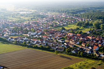 Photographie aérienne de Du nord-ouest à le quartier Schaidt in Wörth am Rhein dans le département Rhénanie-Palatinat, Allemagne