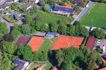 Vue aérienne de Court de tennis du Tennis Club Mörzheim eV à le quartier Mörzheim in Landau in der Pfalz dans le département Rhénanie-Palatinat, Allemagne