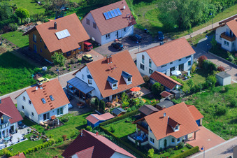 Photographie aérienne de Dans le champ de pois à le quartier Mörzheim in Landau in der Pfalz dans le département Rhénanie-Palatinat, Allemagne
