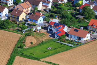 Vue oblique de Rue Jakob Becker à le quartier Mörzheim in Landau in der Pfalz dans le département Rhénanie-Palatinat, Allemagne