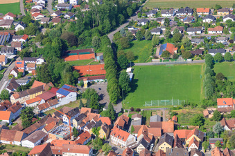Vue aérienne de Terrain de football Mörzheim à le quartier Mörzheim in Landau in der Pfalz dans le département Rhénanie-Palatinat, Allemagne