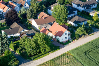 Vue aérienne de Speyerstr à le quartier Schaidt in Wörth am Rhein dans le département Rhénanie-Palatinat, Allemagne