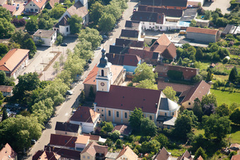 Quartier Queichheim in Landau in der Pfalz dans le département Rhénanie-Palatinat, Allemagne du point de vue du drone