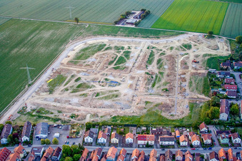 Vue aérienne de Nouvelle zone de développement Am Höhenweg en cours de développement à Kandel dans le département Rhénanie-Palatinat, Allemagne