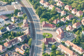 Vue aérienne de Ostendorfplatz à le quartier Rüppurr in Karlsruhe dans le département Bade-Wurtemberg, Allemagne
