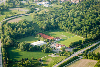 Photographie aérienne de Stade d'Oberwald à le quartier Durlach in Karlsruhe dans le département Bade-Wurtemberg, Allemagne