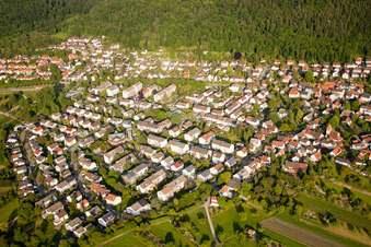 Vue aérienne de De l'ouest à le quartier Wolfartsweier in Karlsruhe dans le département Bade-Wurtemberg, Allemagne