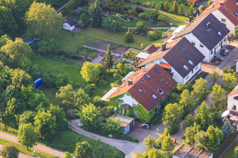 Photographie aérienne de À Säuterich dans le district d'Aue à le quartier Durlach in Karlsruhe dans le département Bade-Wurtemberg, Allemagne