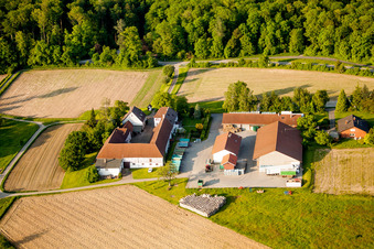 Vue aérienne de Ferme d'une ferme E - Corn GmbH à le quartier Durlach in Karlsruhe dans le département Bade-Wurtemberg, Allemagne