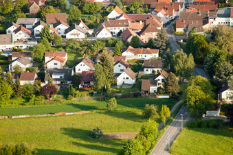 Vue aérienne de Gerberastraße 4 à le quartier Stupferich in Karlsruhe dans le département Bade-Wurtemberg, Allemagne