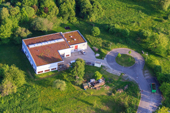 Vue aérienne de Ivan et Oto Milovac Maschinenbau GmbH à le quartier Stupferich in Karlsruhe dans le département Bade-Wurtemberg, Allemagne