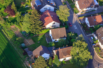 Rue Gerbera à le quartier Stupferich in Karlsruhe dans le département Bade-Wurtemberg, Allemagne vue du ciel